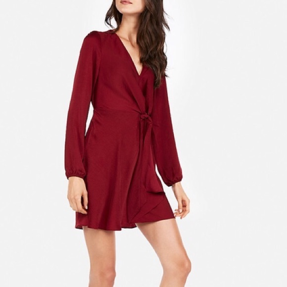 knotted v-neck elastic waist mini dress - Picture 2 of 3